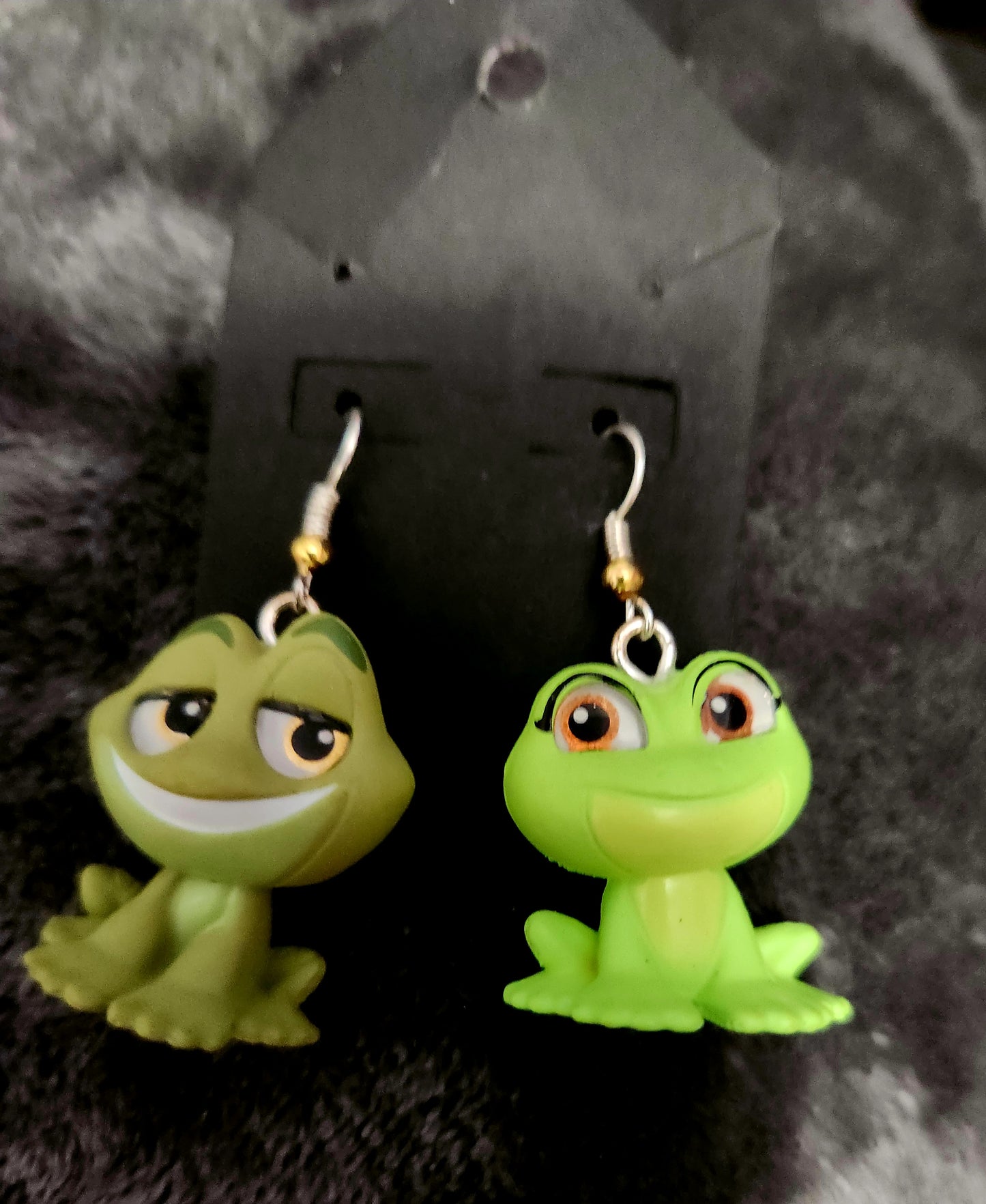 Adorable Frog Couple